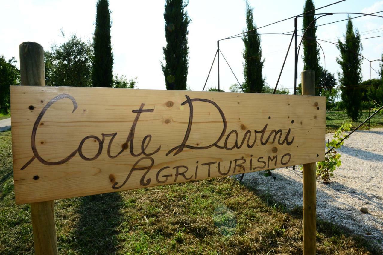 فيلا Corte Davini Agriturismo مونزامبانو المظهر الخارجي الصورة